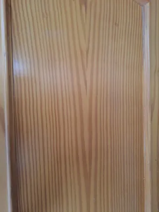 Puerta madera maciza