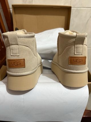 Botas UGG bege plataforma