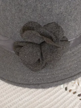 Sombrero da donna grigio