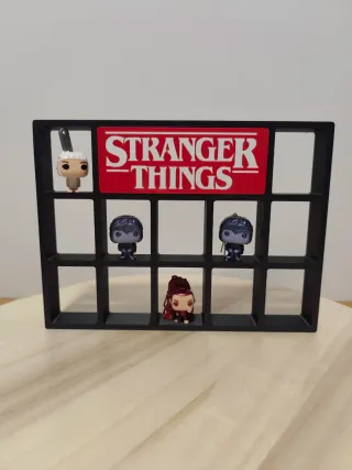 Expositor Stranger Things Kinder Joy + peanas