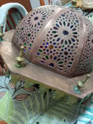 Lámpara de bronce árabe