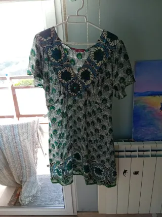 Vestido estampado floral azul y verde