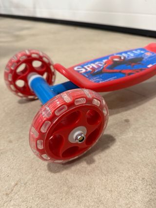 Patinete 3 Ruedas Spiderman Marvel