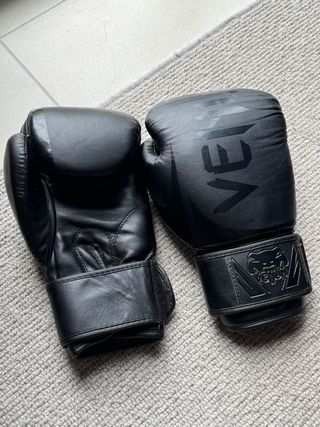 Guantes de boxeo Venum negros