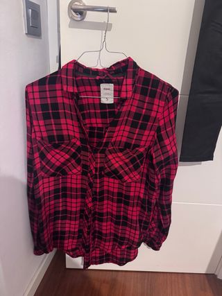 Camisa a cuadros roja y negra talla S
