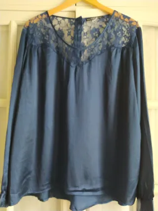 Blusa azul satinada encaje XXXL