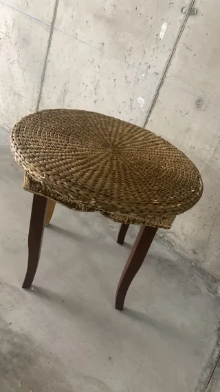 Mesa auxiliar mimbre y madera