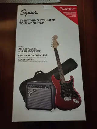 Pack Guitarra Eléctrica Squier Stratocaster Roja