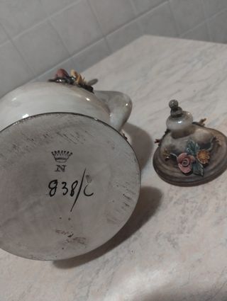 Ceramiche Capodimonte, porcellana limose, stock