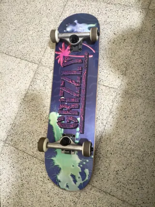 2 Monopattini Skate con Design di Funghi e Palme