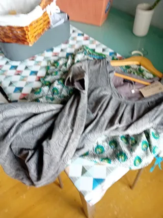 Vestido morado con cuello alto