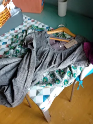 Vestido morado con cuello alto