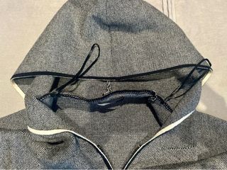 Capa Parfois gris talla única