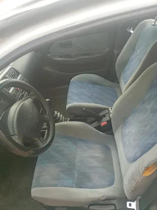 Nissan Almera 2000