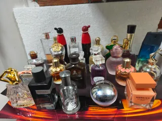 Lote de frascos de fragancias vacíos