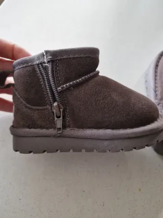 Botas Criança Unisexo UGQ Novas