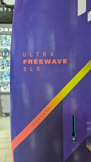 Tabla de windsurf Duotone Ultra Freewave SLS 104