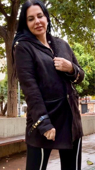 Abrigo Mouton Moschino Talla L