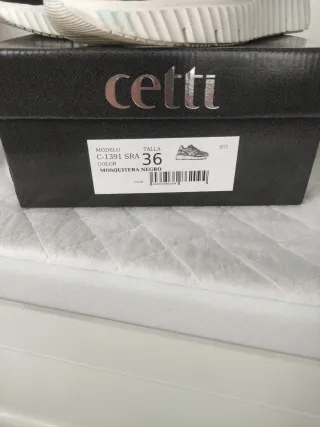 Zapatillas Cetti negras y doradas Talla 36