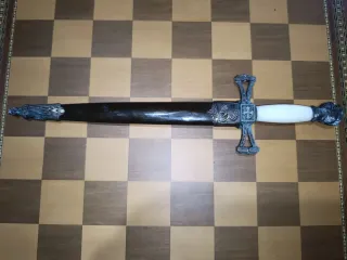 Daga decorativa Templaria