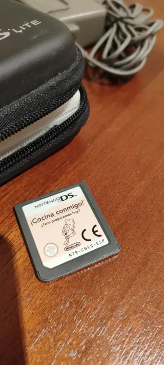 Nintendo DS Lite Blanca + 14 Juegos