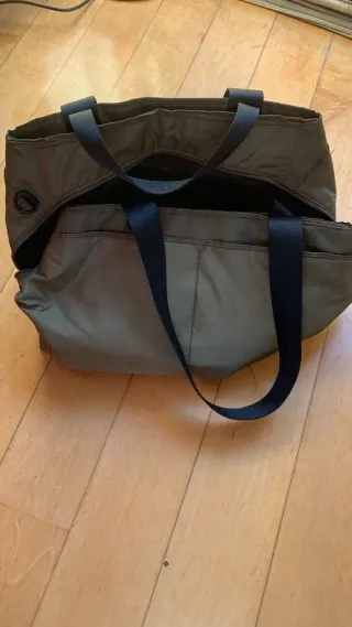 Bolso o pañalera carrito de bebe verde militar