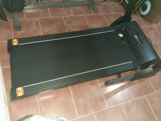 Cinta de correr y equipo multiestación