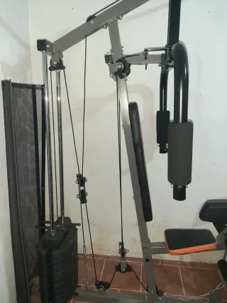 Cinta de correr y equipo multiestación