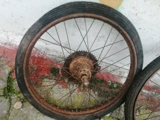 Ruedas Guzzi Oxidadas