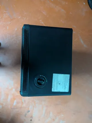 Estufa de gas negra y plateada,