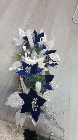 Centrotavola natalizio rosso e dorato 50€ ciascuno