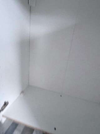 Armario blanco de madera