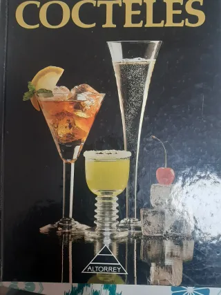 El libro de Oro de los cocteles.