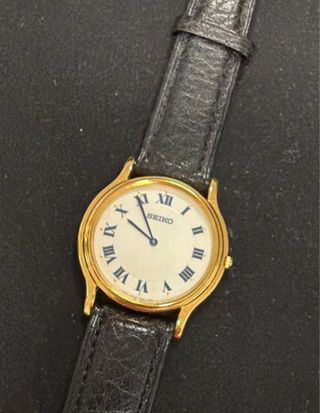 Reloj Seiko Clásico Dorado y Negro