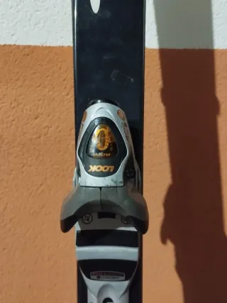 Esquís Dynastar y bastones