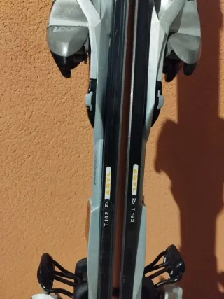 Esquís Dynastar y bastones