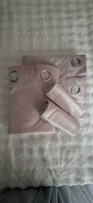 Cortinas y cojines terciopelo rosa palo