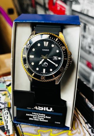 Reloj Casio Duro Bisel Dorado
