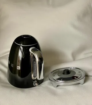 Hervidor Eléctrico SMEG Negro