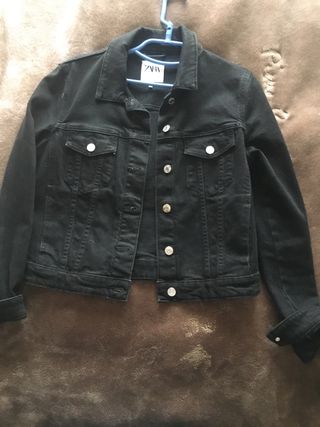 Chaqueta vaquera negra Zara