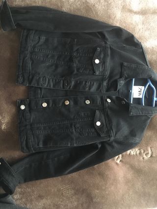 Chaqueta vaquera negra Zara