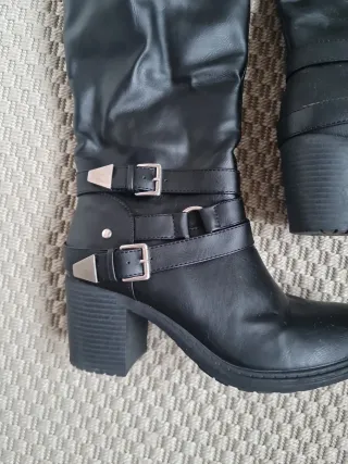 Botas negras piel Talla 40 sin estrenar