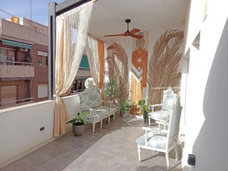 Ático en venta en Carolinas Altas en Alicante