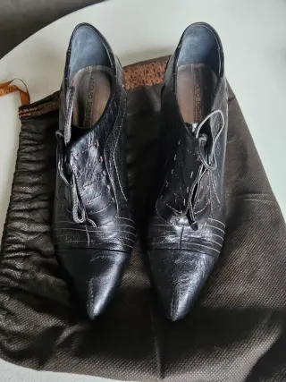 Botines Adolfo Domínguez piel cuña negros