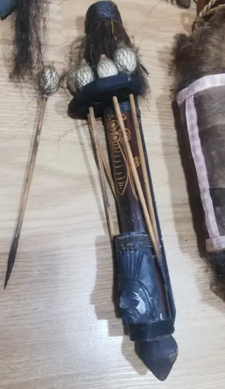 Figura Nativo Americano con Plumas