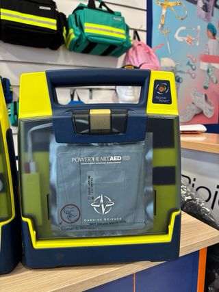 Lote 4 Desfibriladores.