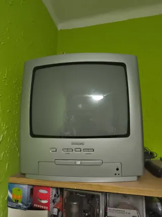 Televisión Philips Plata