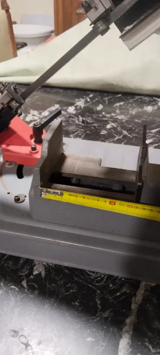 Sierra de corte de hierro Stayer