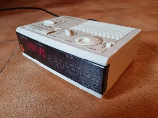 Radio despertador Sony blanco