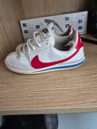 Zapatillas Nike Mujer Blancas y Rojas